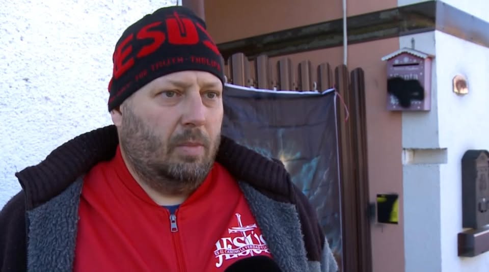 Szilveszter éjszaka egy pápai családot támadás ért pártpolitikai hovatartozása miatt